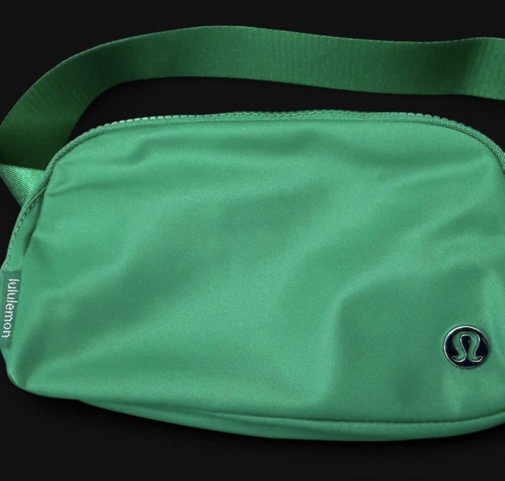 Lululemon Everywhere Belt Bag in Emerald Green
